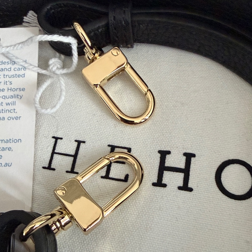 The Horse | Clementine in Black with gold hardware - Picture 12 of 12